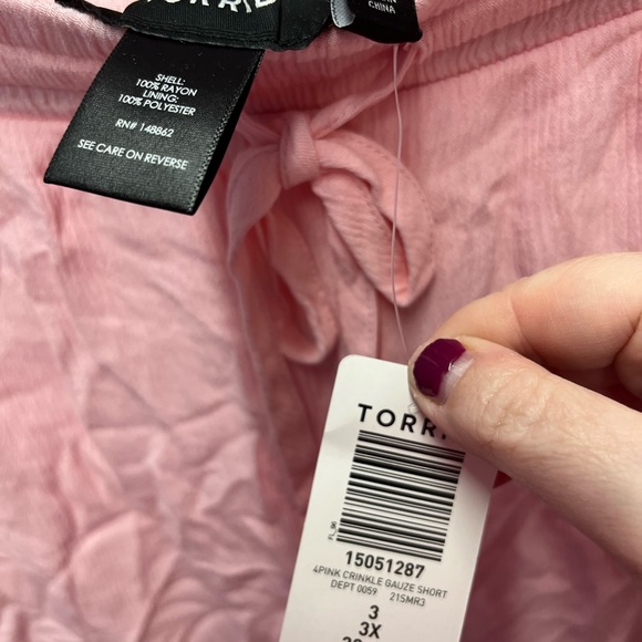 Torrid Gauze Mid Rise Pull on Shorts light Pink | size 3 runs big - Picture 4 of 5